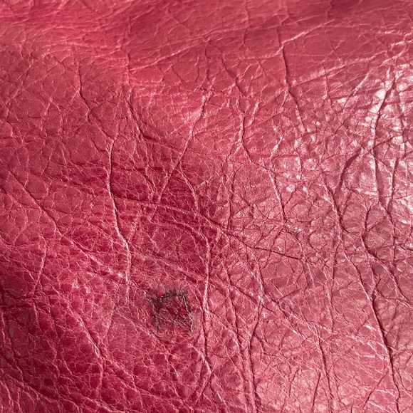 Balenciaga Raspberry Leather Shoulder Bag - Picture 4 of 13